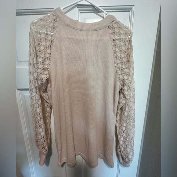 Amazon Brand Small Blush Color - Laced Long Sleeves - Picture 2 of 4